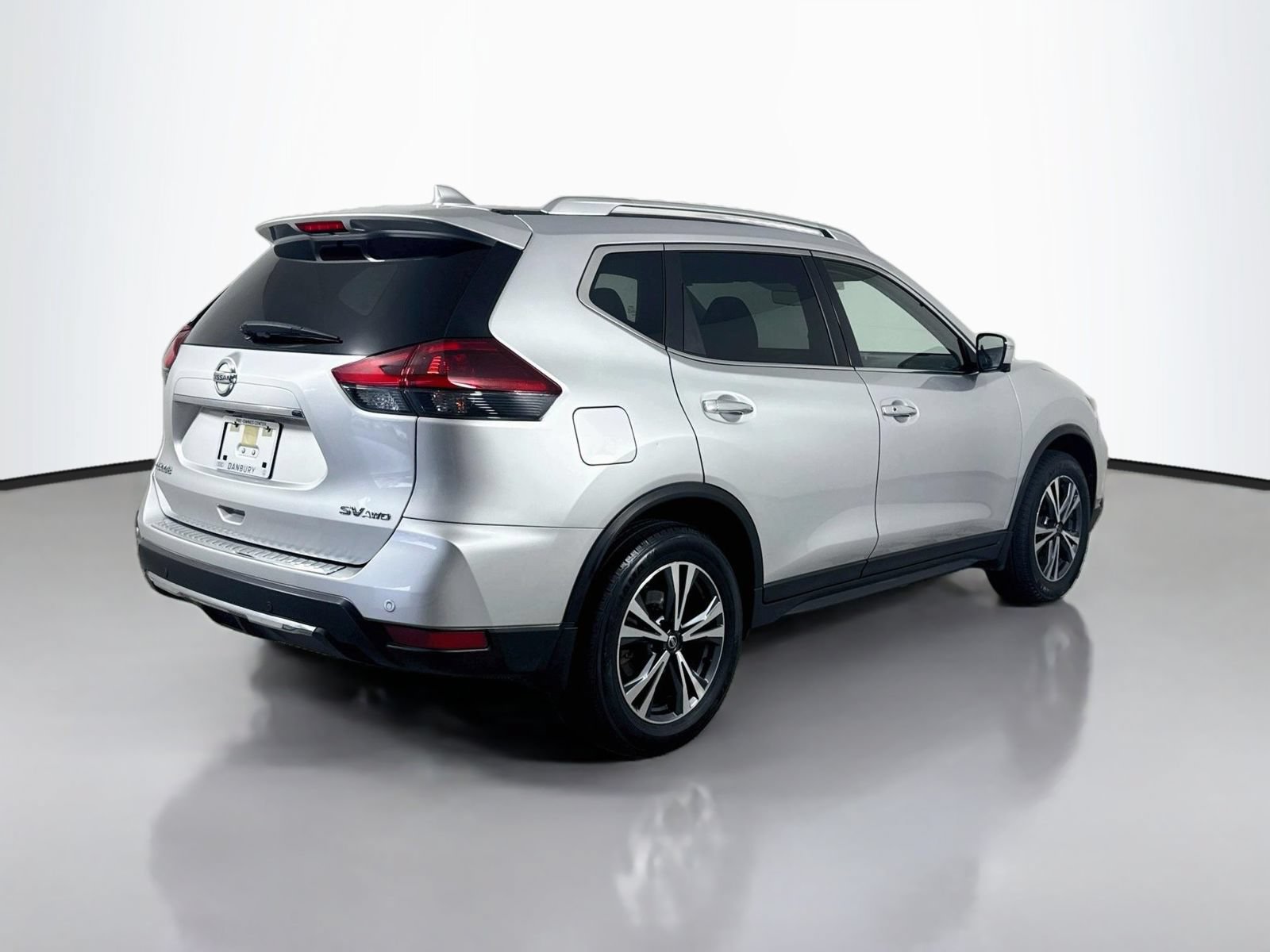 Used 2019 Nissan Rogue SV w/ Sun & Sound Touring Package AWD/4WD image 9