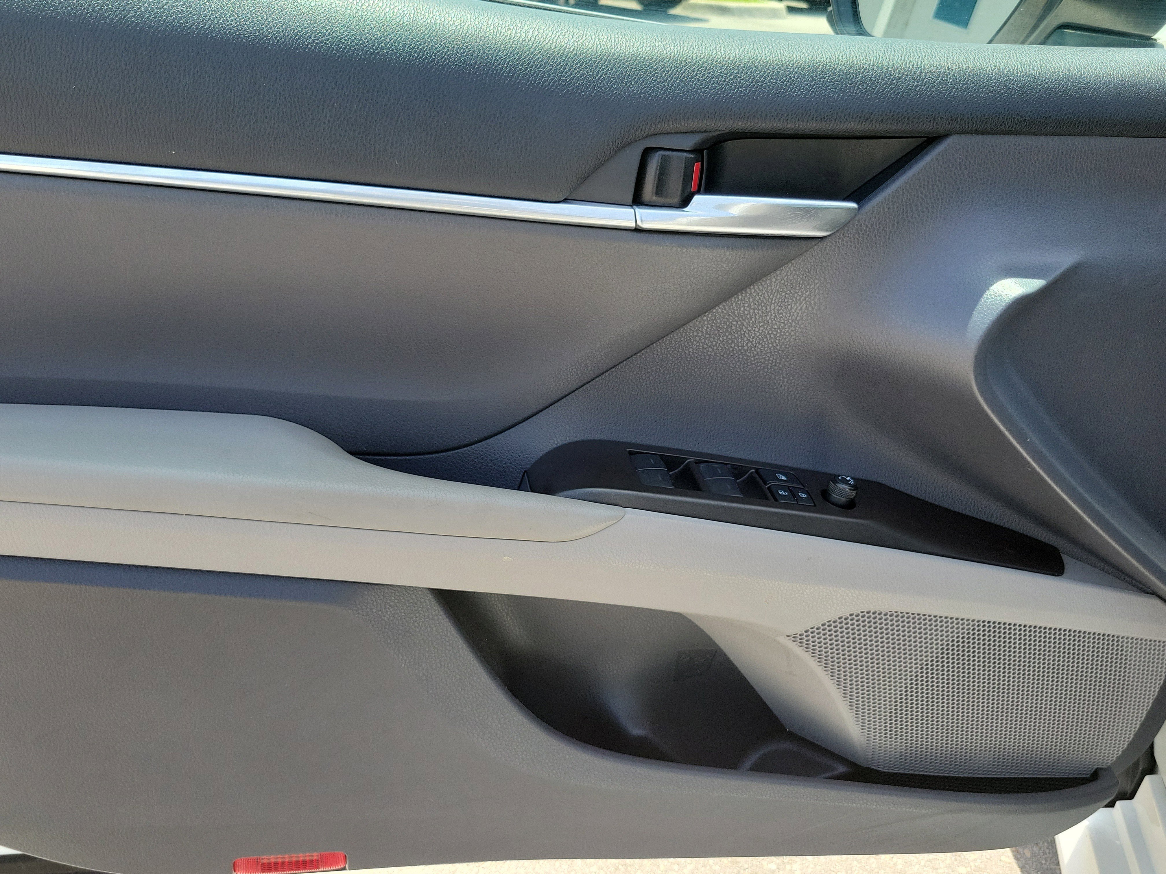 Used 2021 Toyota Camry LE FWD image 21