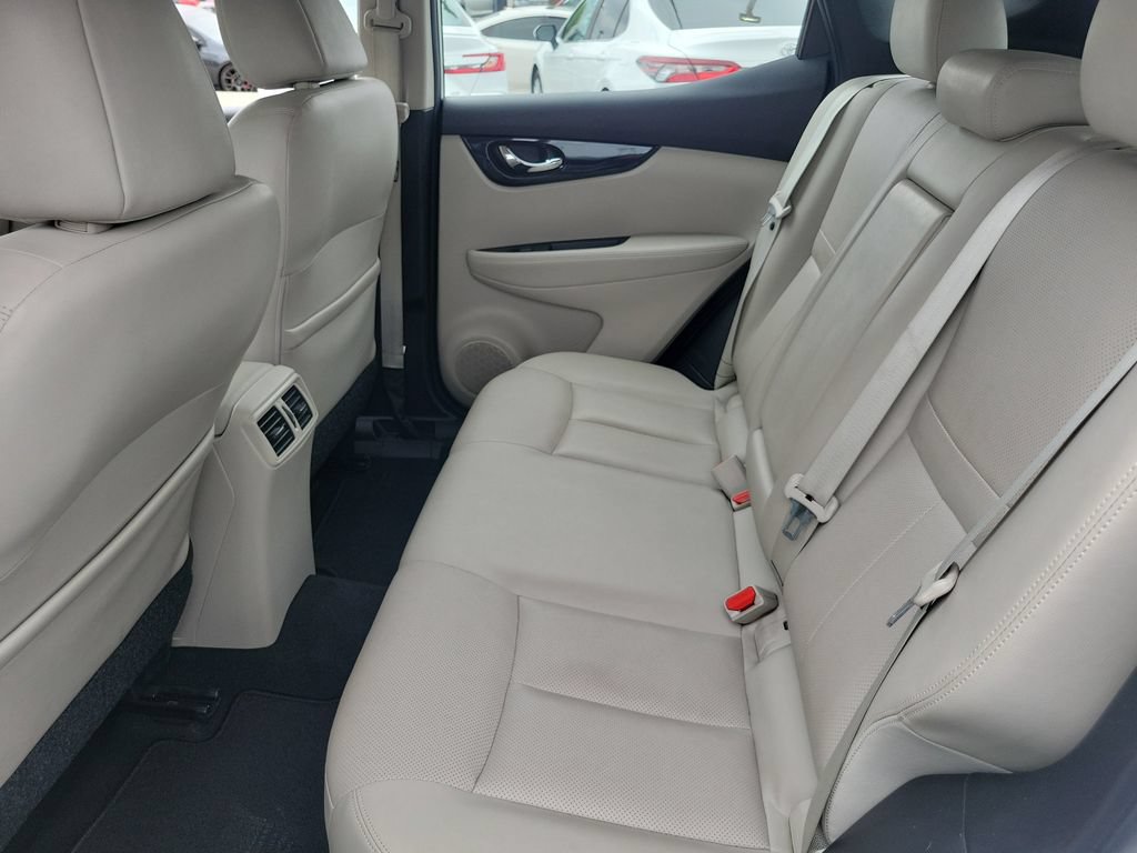 Used 2019 Nissan Rogue Sport SL FWD image 13
