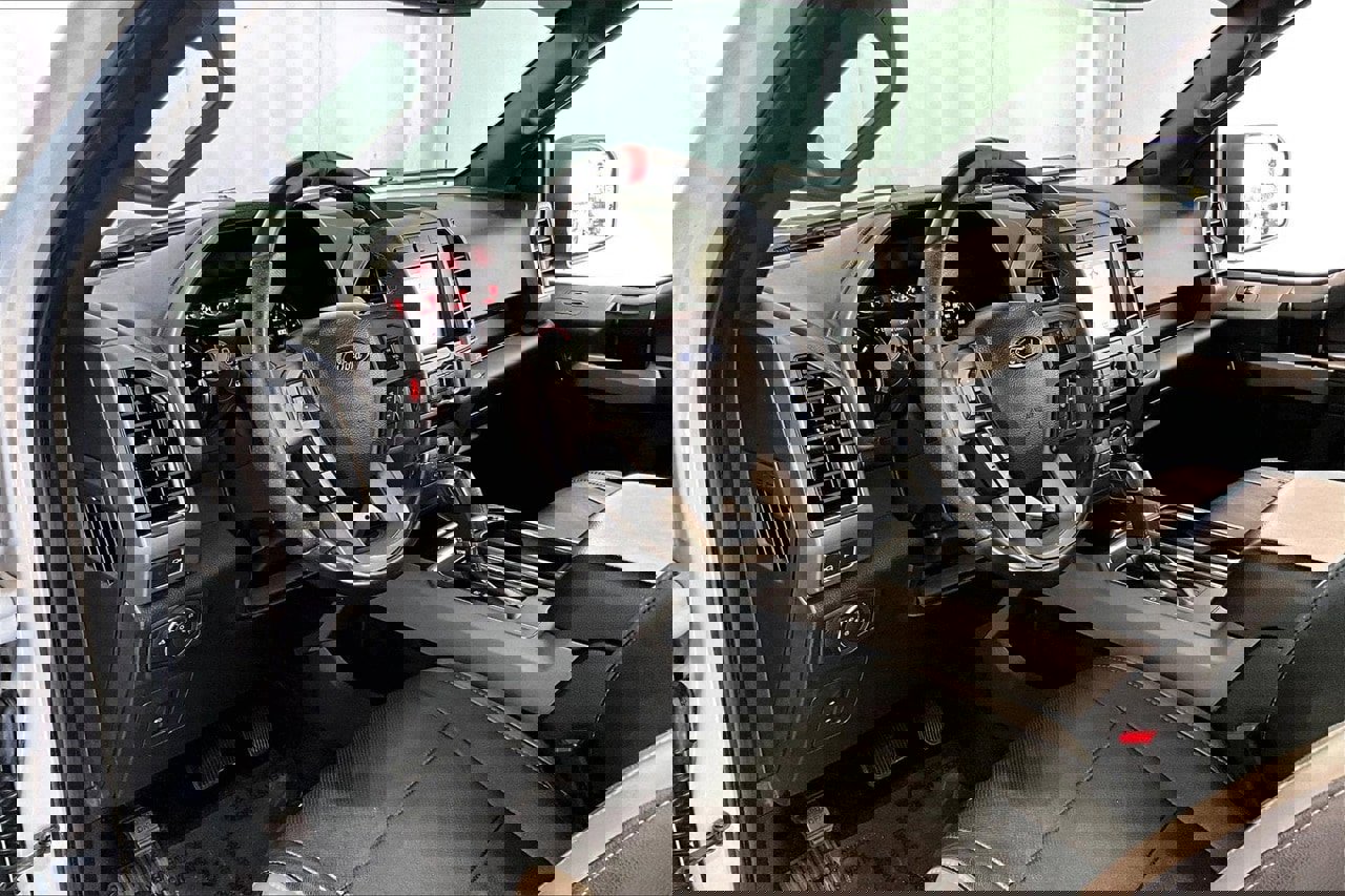 Used 2017 Ford F150 Raptor w/ Equipment Group 801A Mid image 14