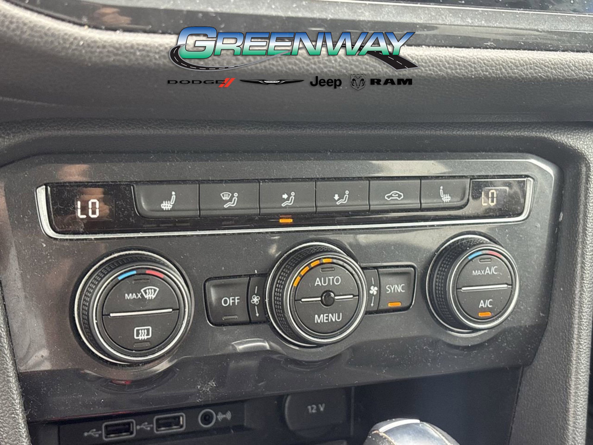 Used 2019 Volkswagen Tiguan SE image 16