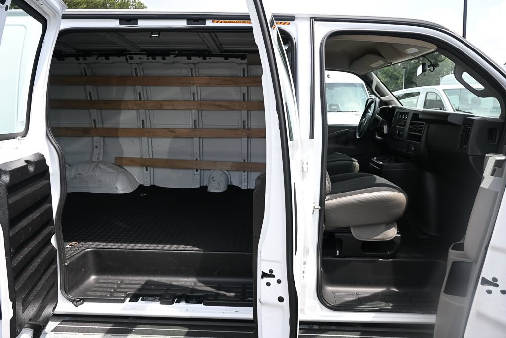 Used 2024 GMC Savana 2500 w/ Driver Convenience Package RWD image 19