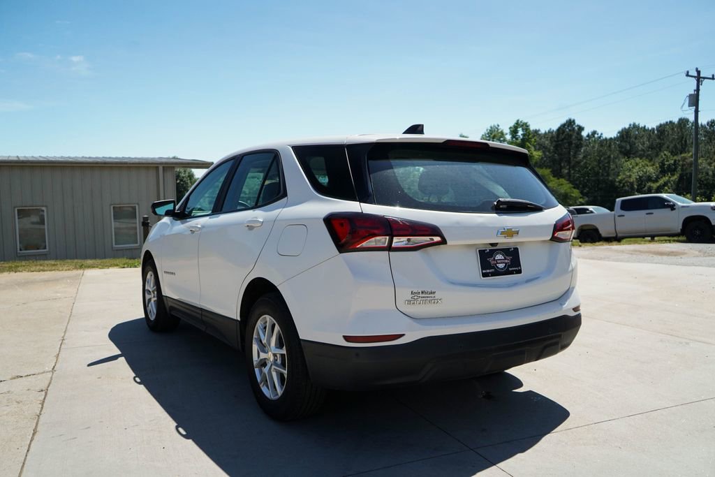 Used 2022 Chevrolet Equinox LS FWD image 4