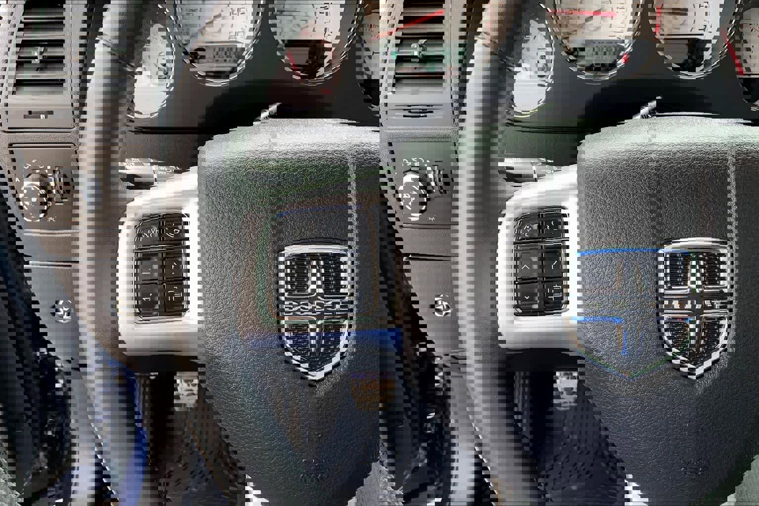 Used 2013 Dodge Challenger R/T image 23