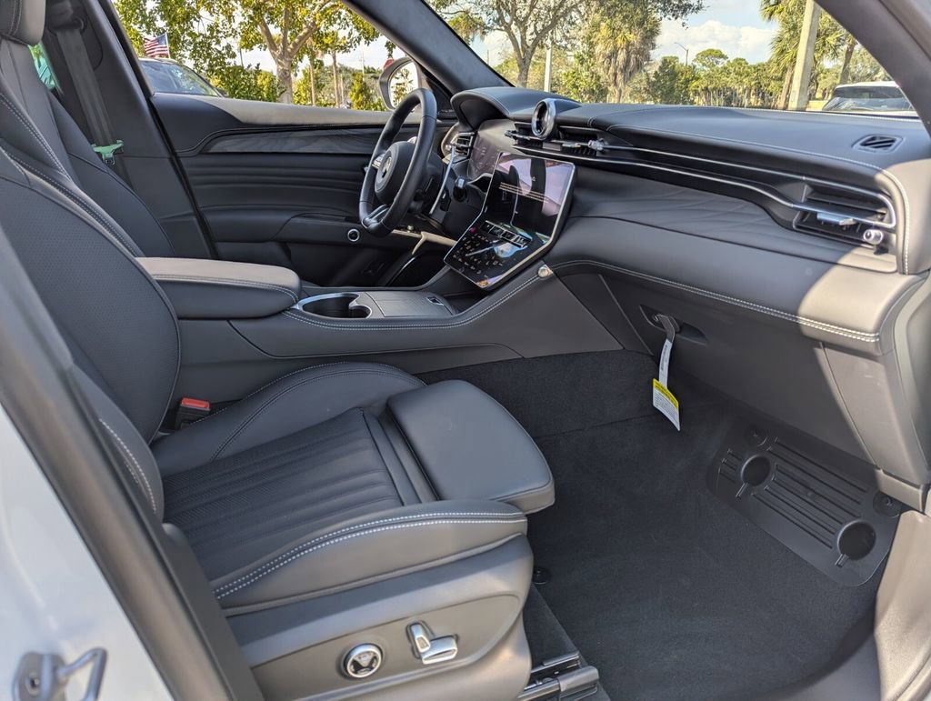 Used 2025 Mercedes-Benz GLB 250 4MATIC image 48