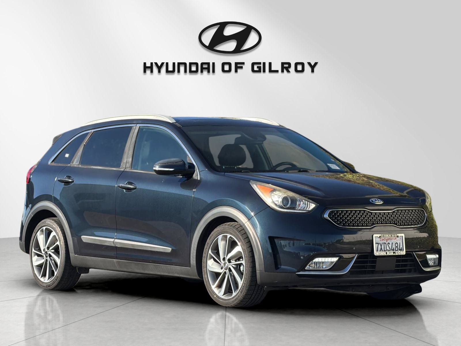 Used 2017 Kia Niro Touring w/ Advanced Technology Package FWD image 7