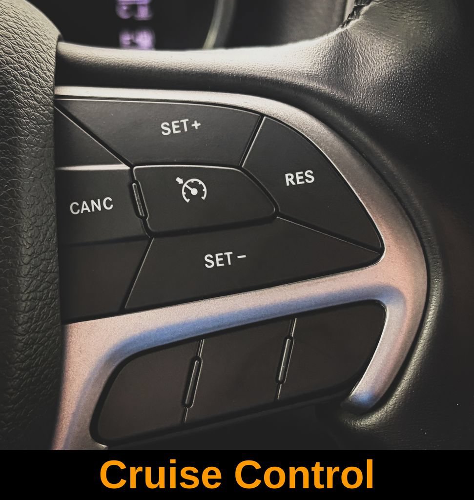 Used 2020 Jeep Grand Cherokee Altitude RWD image 15