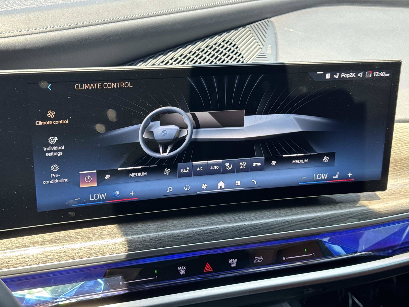 Used 2023 BMW i7 xDrive60 AWD/4WD image 15