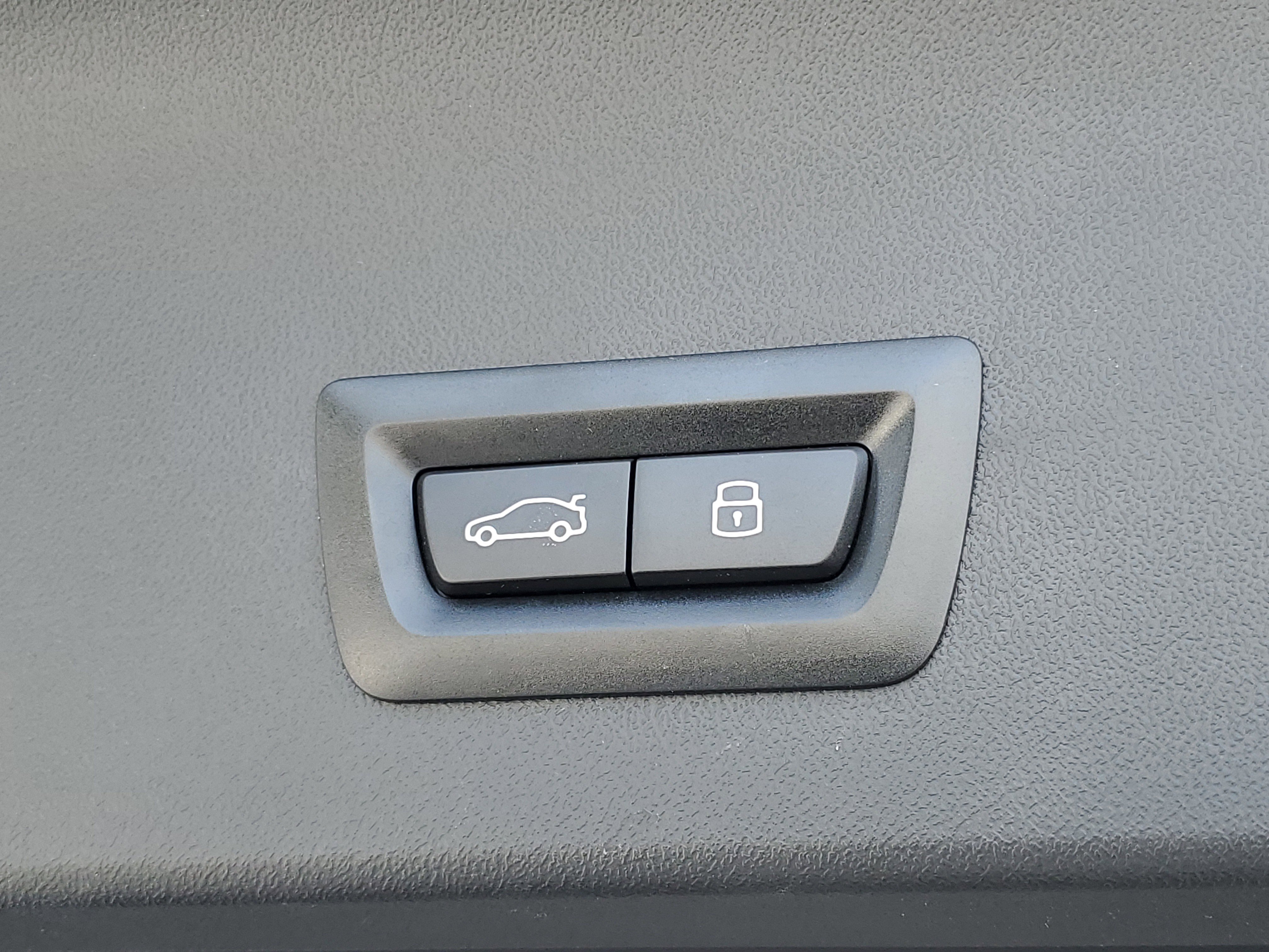 Used 2025 BMW X3 M50 w/ Premium Package image 28