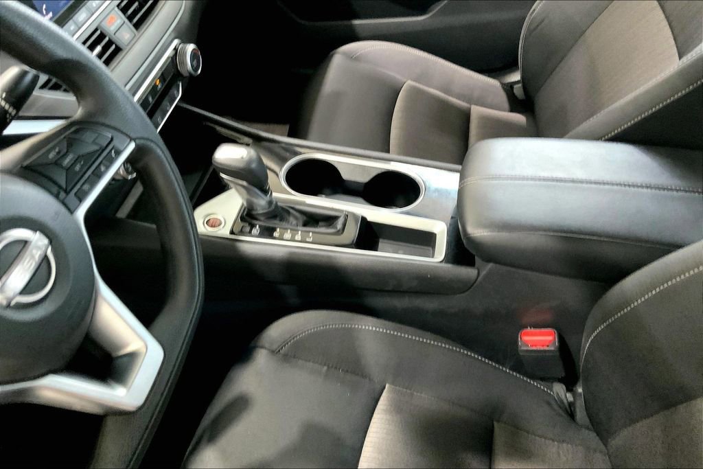 Used 2024 Nissan Altima 2.5 SV FWD image 13