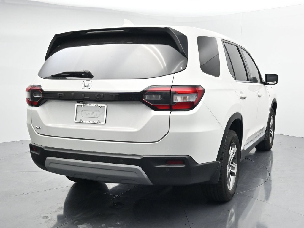 Used 2023 Honda Pilot EX-L image 6