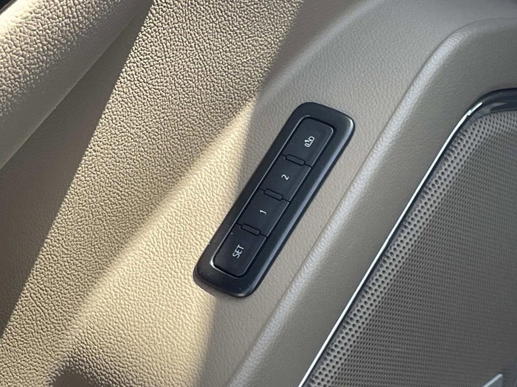 Used 2019 GMC Yukon XL SLT w/ Open Road Package RWD image 21