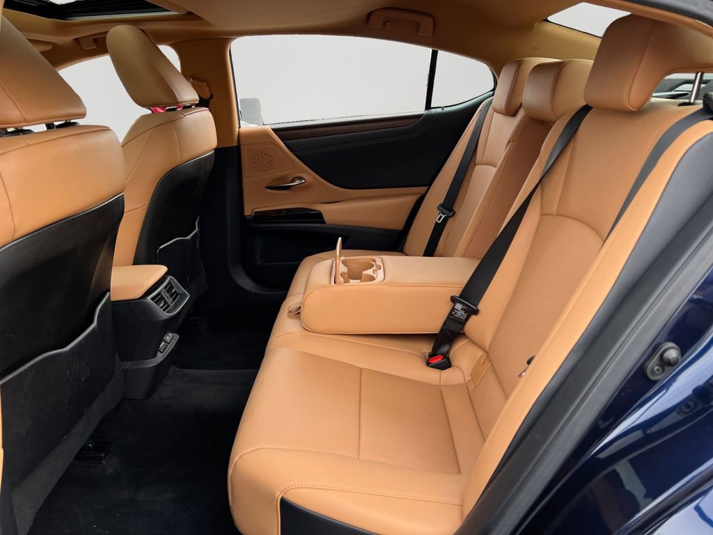 Used 2023 Lexus ES 350 w/ Premium Package image 10