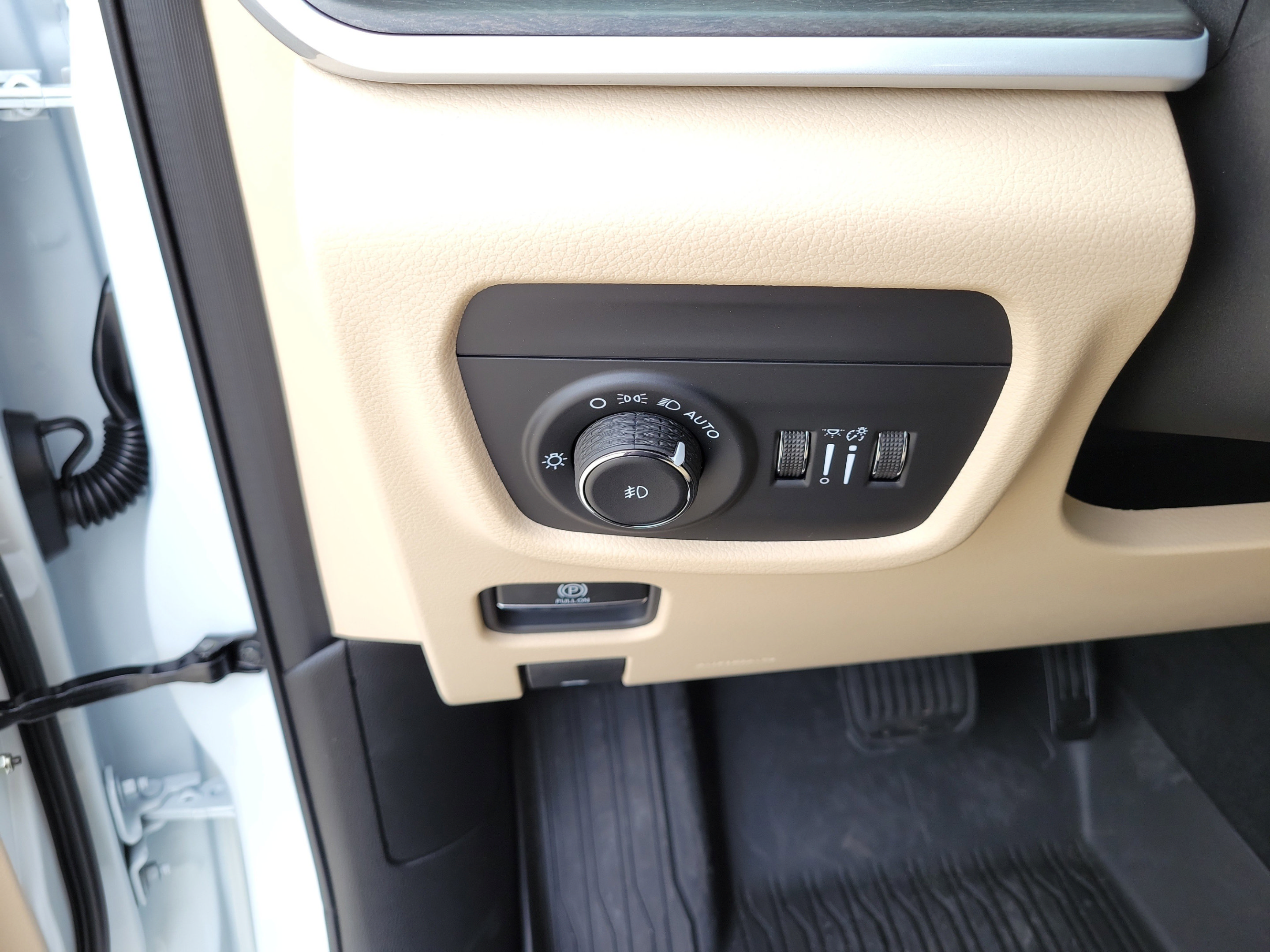 Certified 2026 Jeep Grand Cherokee L Limited w/ Luxury Tech Group II AWD/4WD image 25