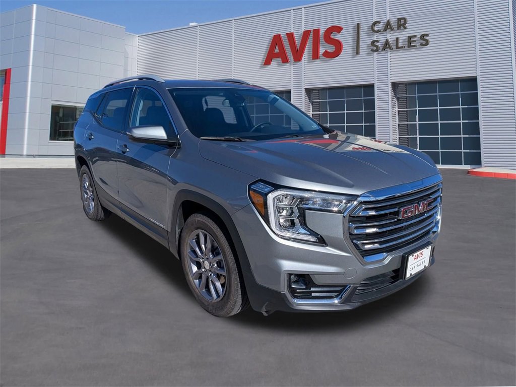 Used 2024 GMC Terrain SLT image 3