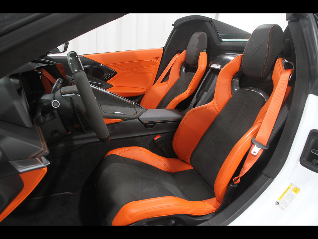 Used 2025 Chevrolet Corvette Z06 w/ Stealth Interior Trim Package RWD image 8