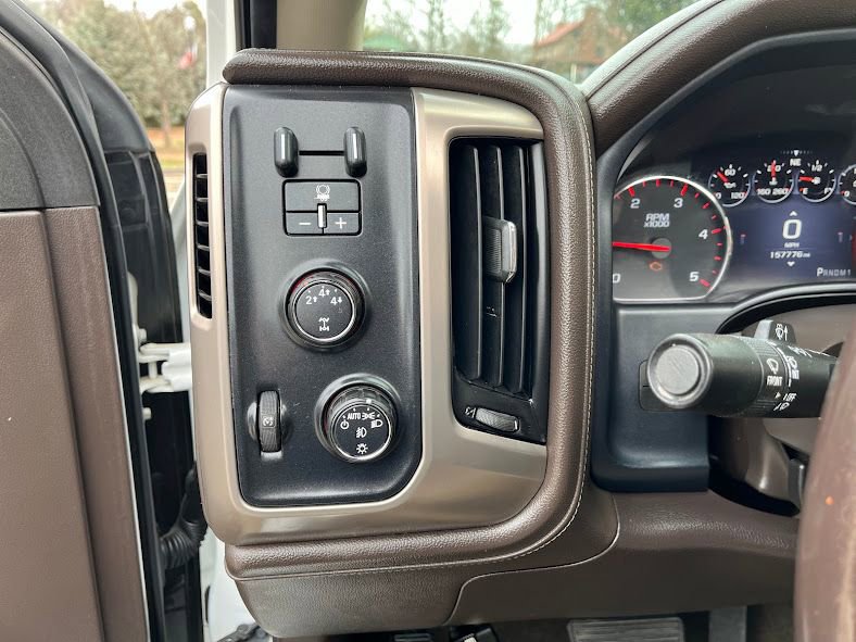 Used 2016 GMC Sierra 2500 Denali w/ Duramax Plus Package image 11