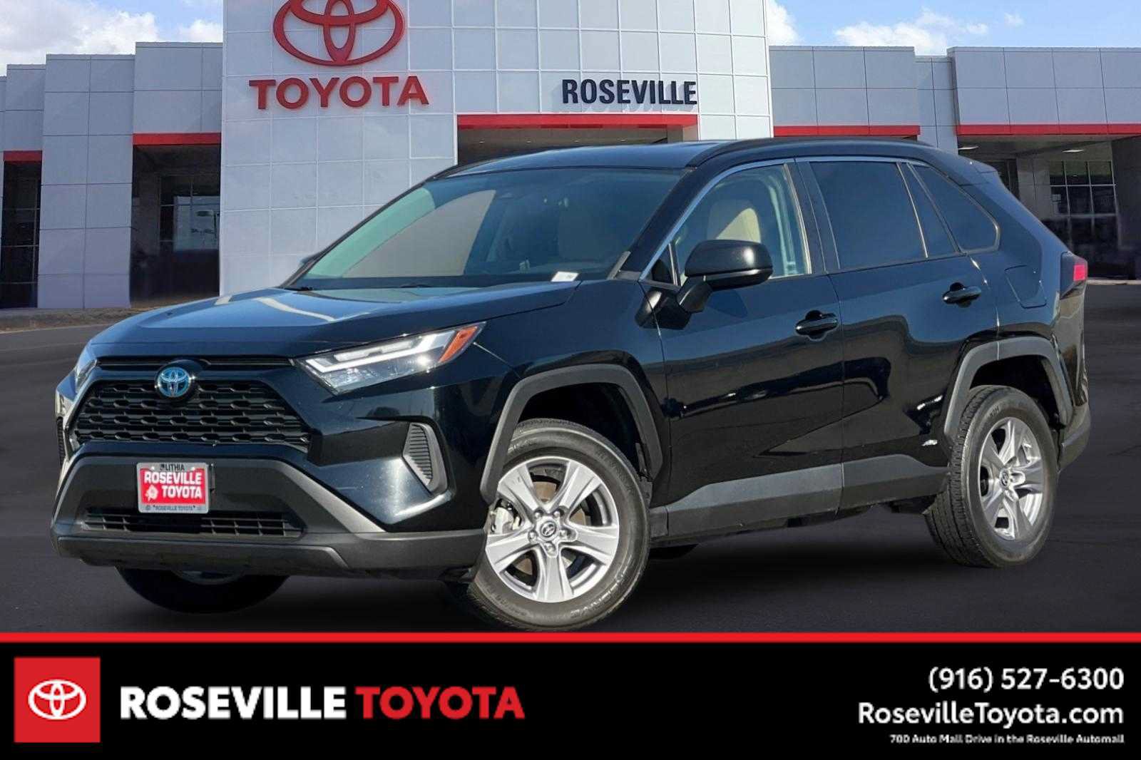 Used 2023 Toyota RAV4 LE AWD/4WD image 1