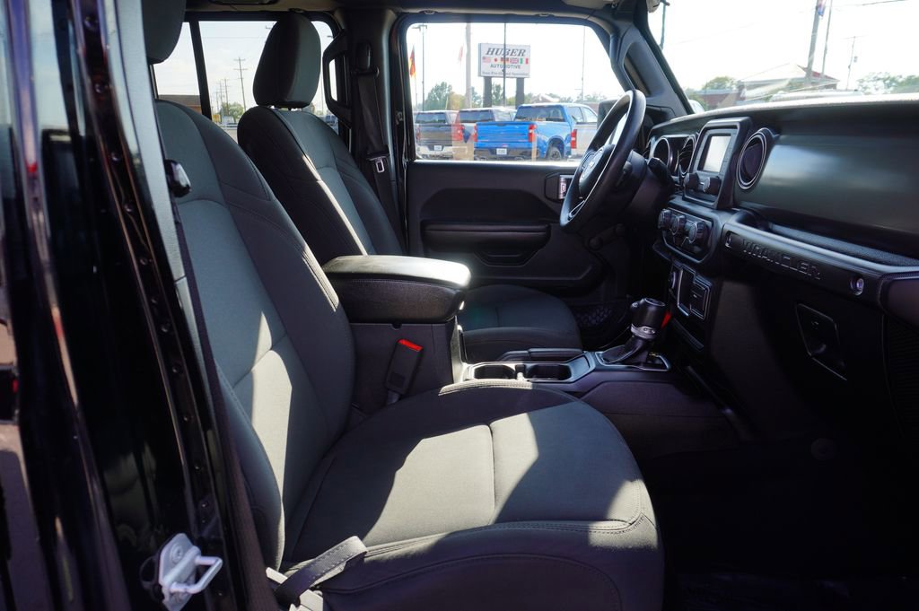 Used 2018 Jeep Wrangler Unlimited Sport image 29