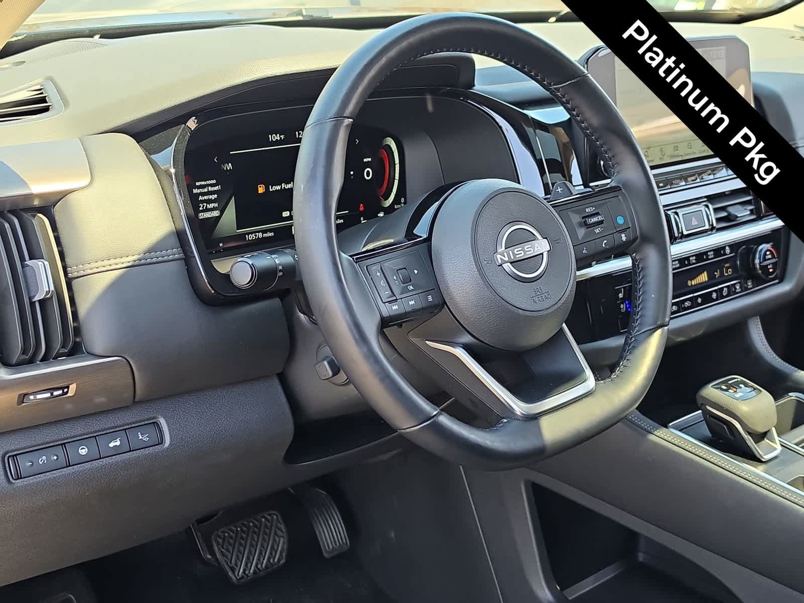Used 2025 Nissan Pathfinder Platinum w/ Black Appearance Package FWD image 10