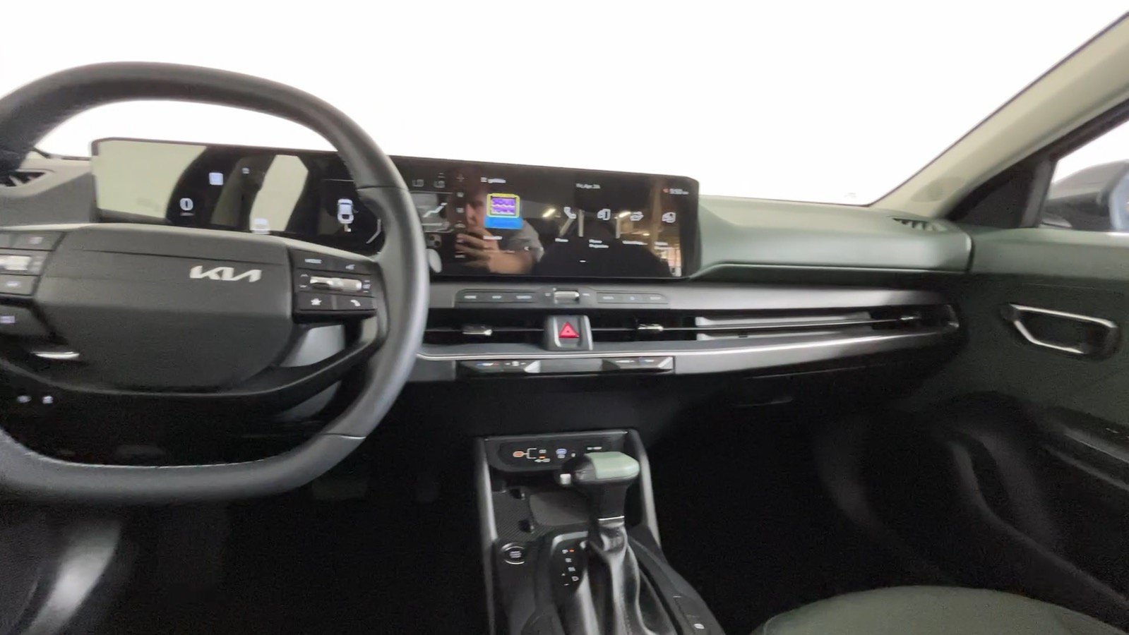 Used 2025 Kia K4 EX FWD image 22