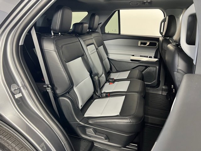 Used 2023 Ford Explorer XLT w/ XLT Sport Appearance Package image 38