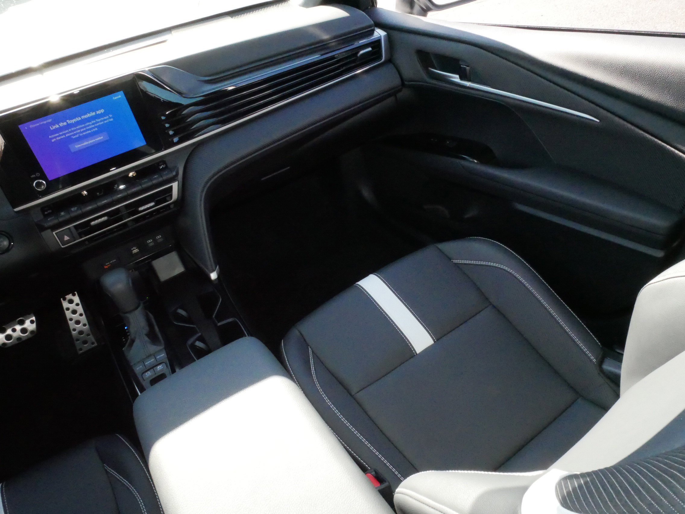 Certified 2025 Toyota Camry SE FWD image 11