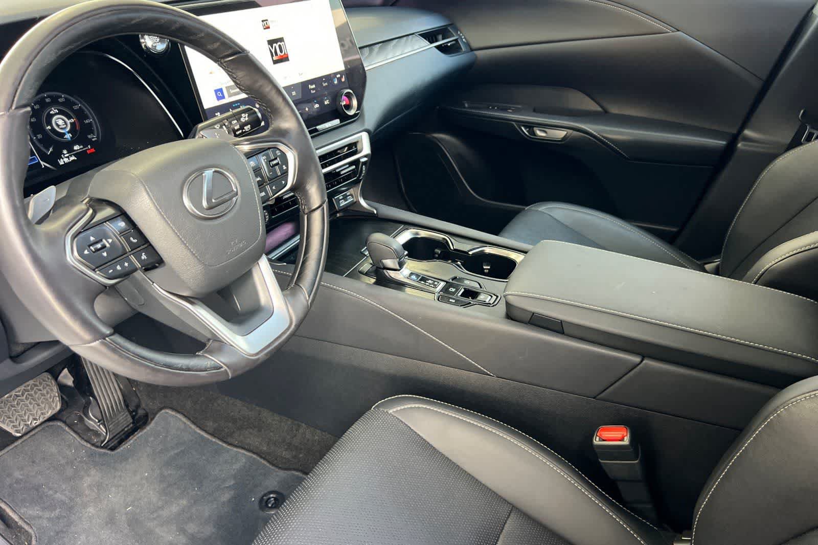 Used 2025 Lexus RX 350 Premium Plus w/ Accessory Package FWD image 12