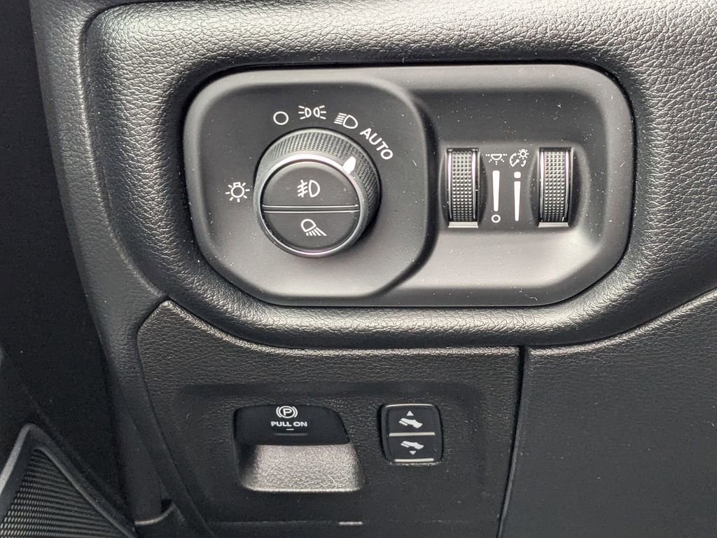 Used 2022 RAM 1500 Laramie image 30