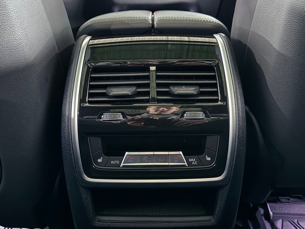 Used 2023 BMW X7 xDrive40i w/ M Sport Package image 44