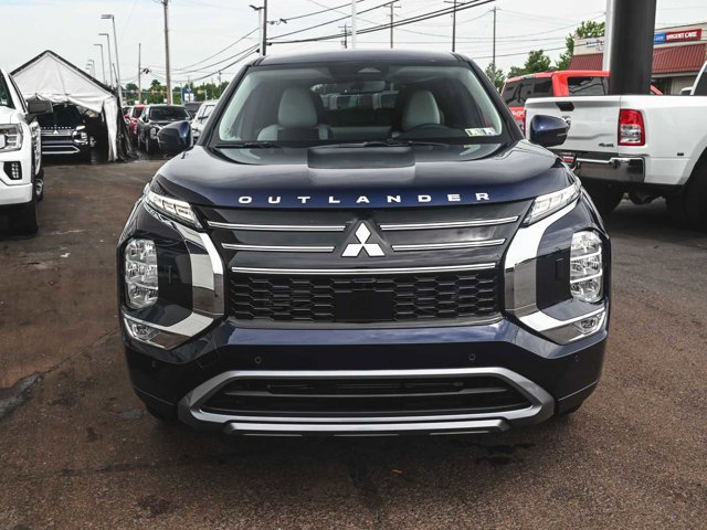New 2025 Mitsubishi Outlander SE image 2