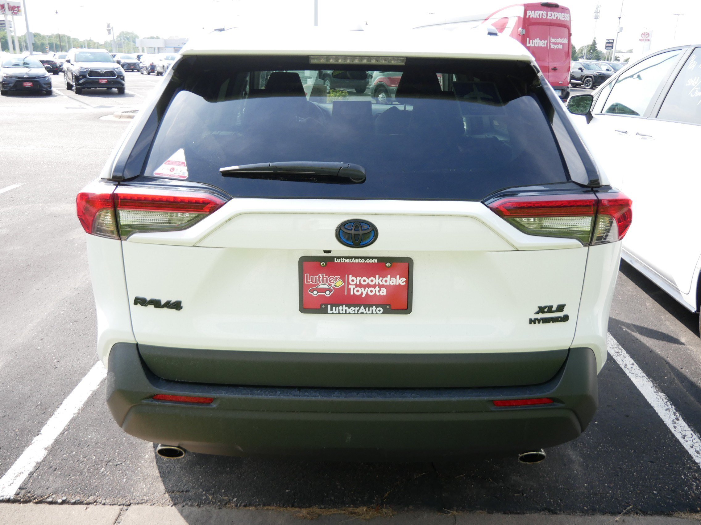 Used 2022 Toyota RAV4 XLE w/ Convenience Package AWD/4WD image 6