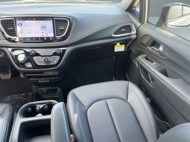 New 2026 Chrysler Pacifica Select image 28