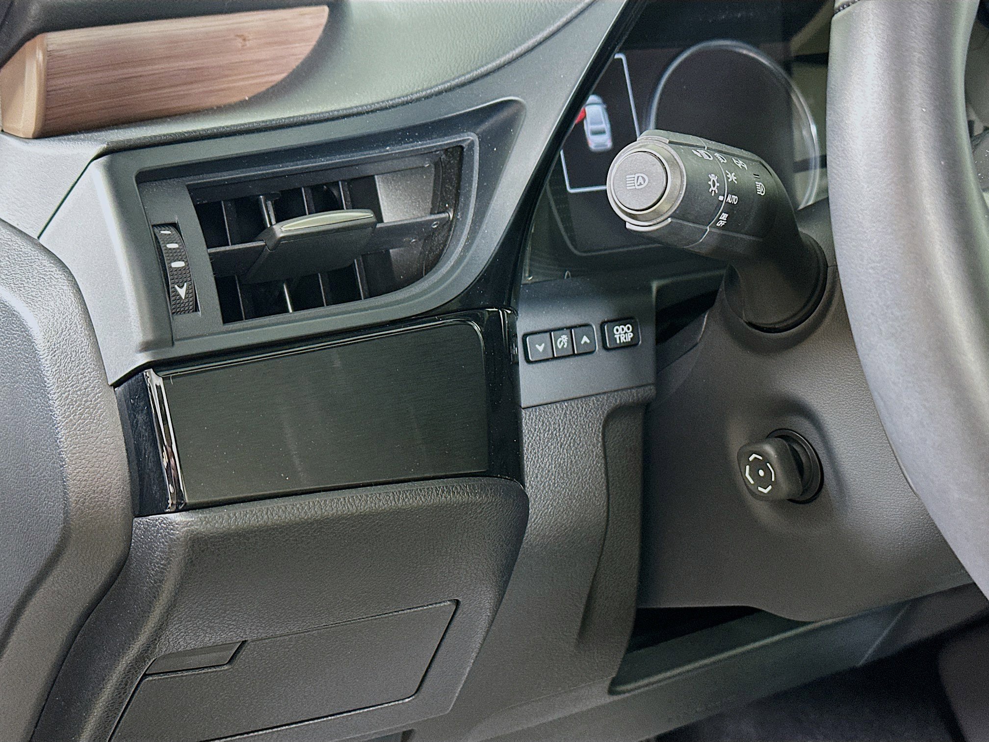 Certified 2025 Lexus ES 350 w/ Premium Package image 10