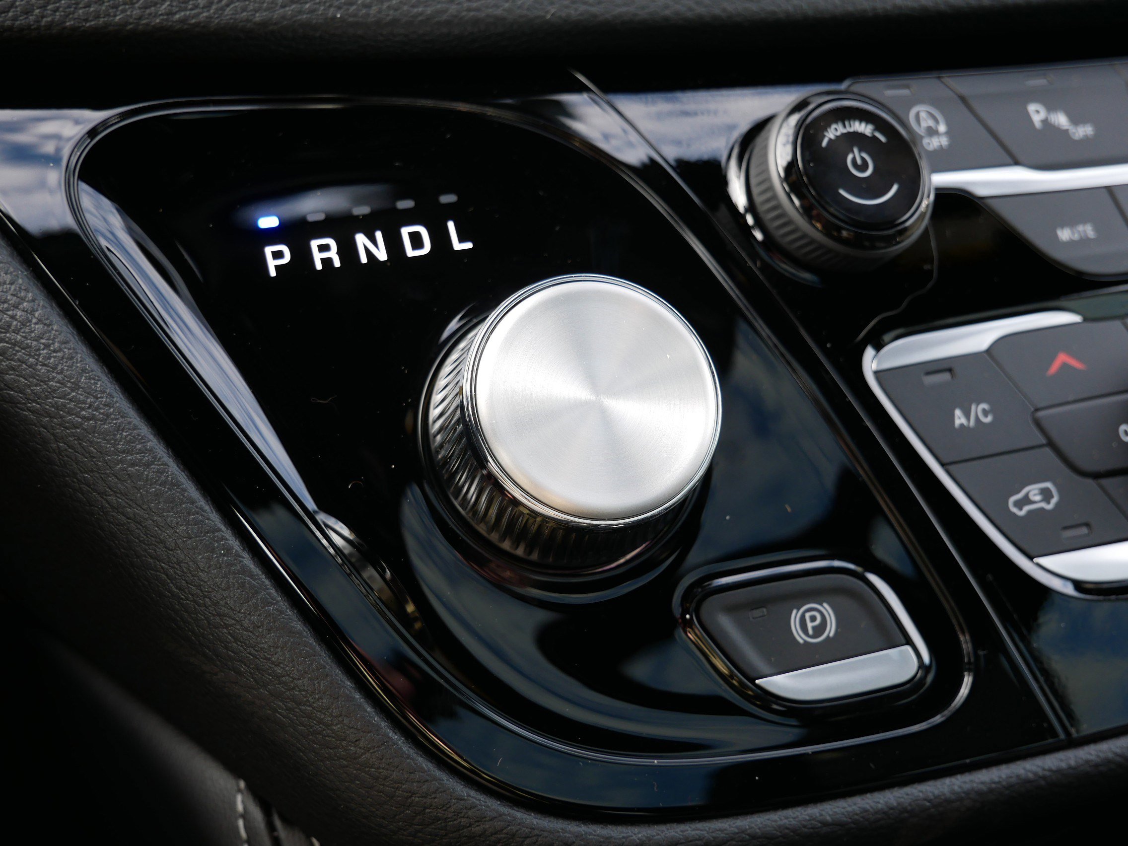 New 2026 Chrysler Pacifica Limited w/ S Appearance Package image 16