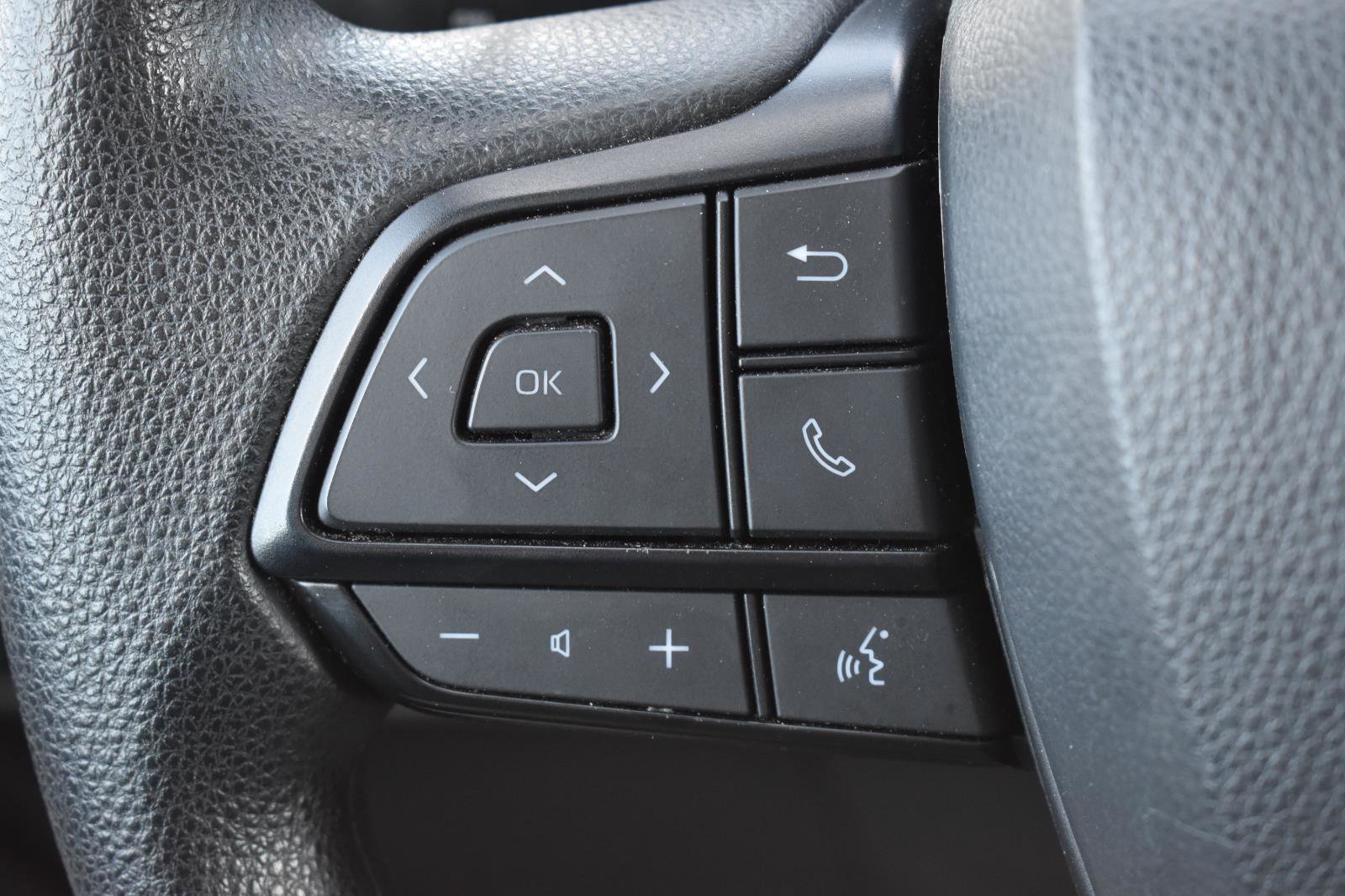 Used 2024 Toyota Sienna LE image 7