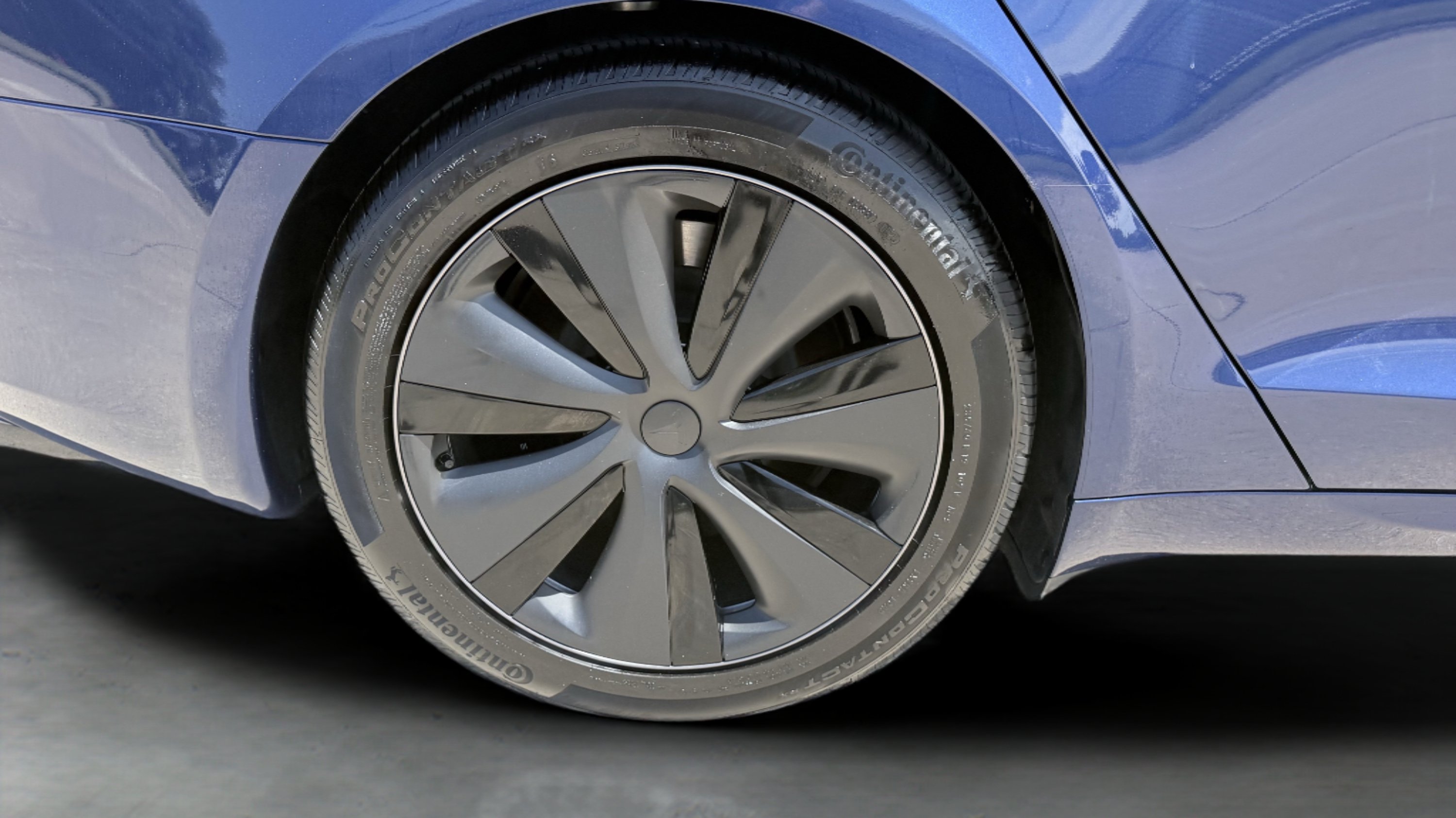 Used 2025 Tesla Model S AWD/4WD image 19