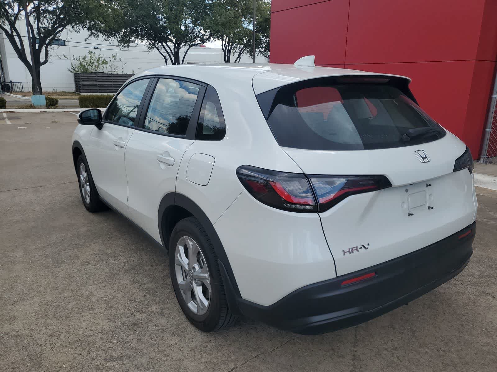 Used 2024 Honda HR-V LX image 4