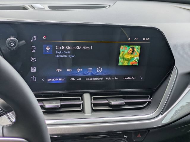 New 2026 Chevrolet Trax ACTIV w/ Sunroof Package FWD image 17