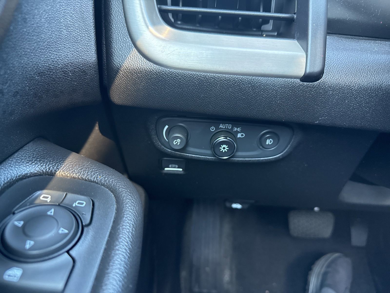 Used 2018 GMC Terrain Denali w/ Comfort Package image 20