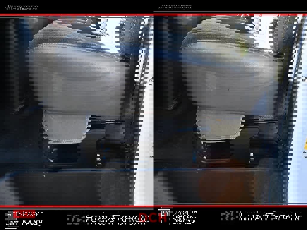 Used 2024 GMC Savana 2500 w/ Driver Convenience Package image 16