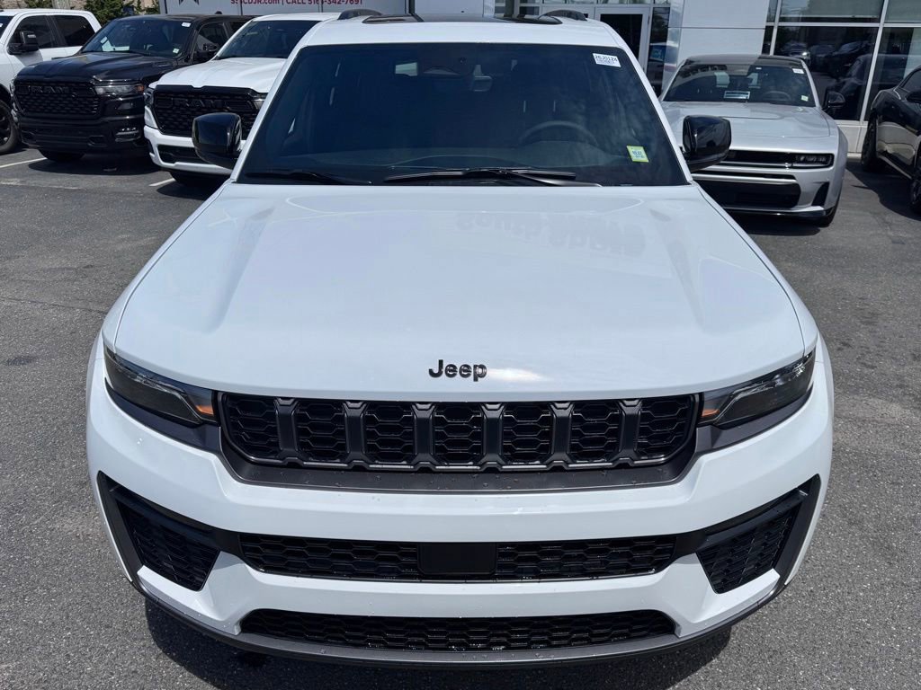 New 2026 Jeep Grand Cherokee L Limited w/ Limited Altitude Package AWD/4WD image 2