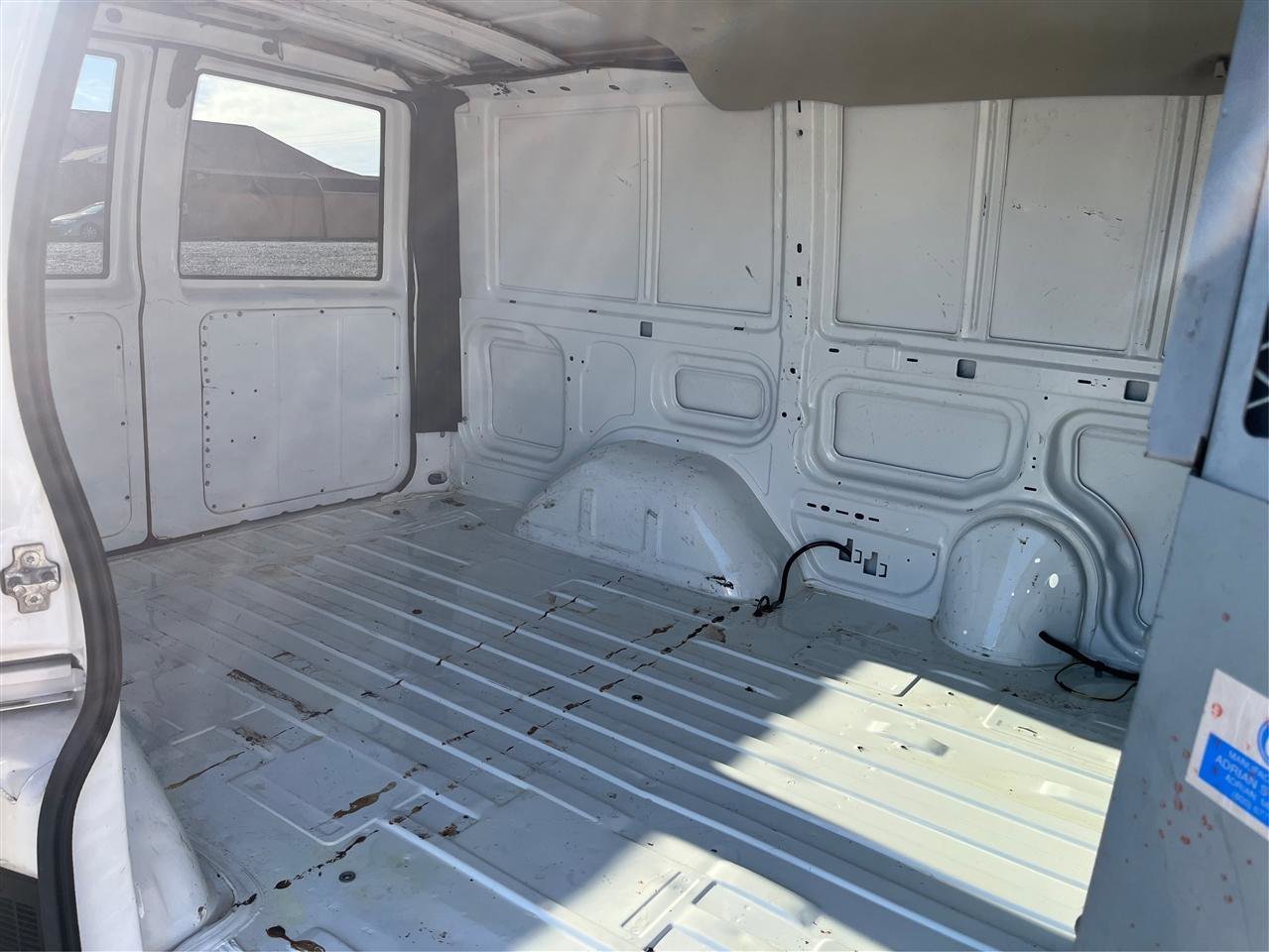 Used 2004 Chevrolet Astro AWD w/ Convenience Package image 10