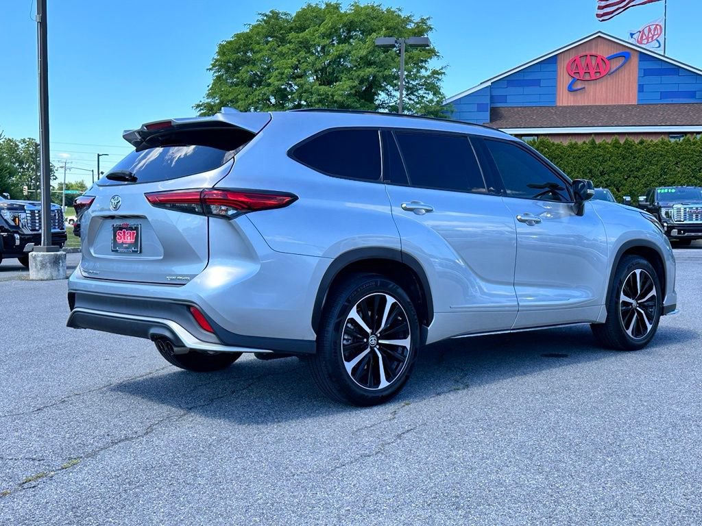 Used 2021 Toyota Highlander XSE AWD/4WD image 10
