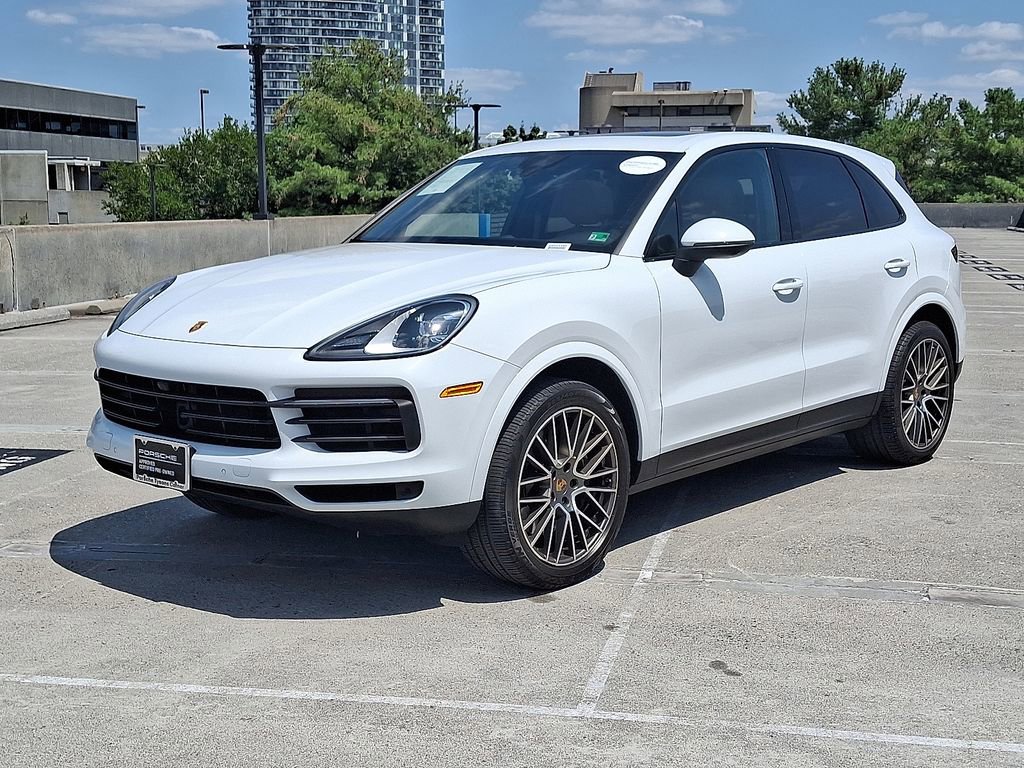 Certified 2023 Porsche Cayenne Platinum Edition image 1