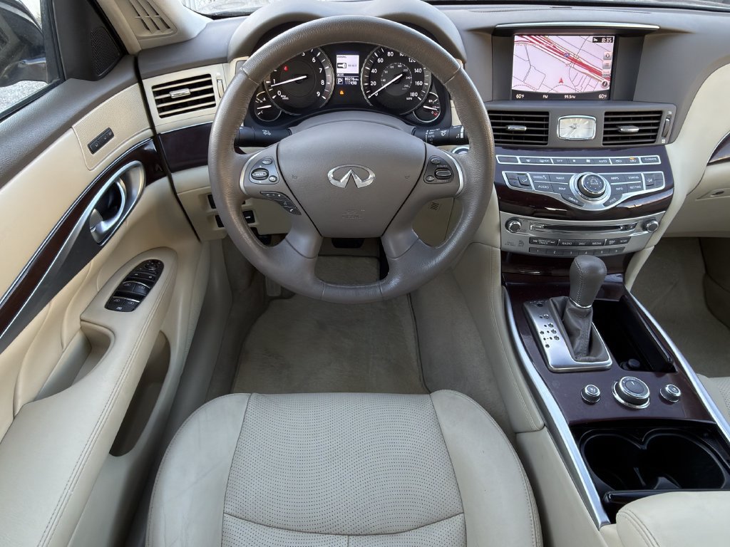 Used 2019 INFINITI Q70 Luxe AWD/4WD image 11
