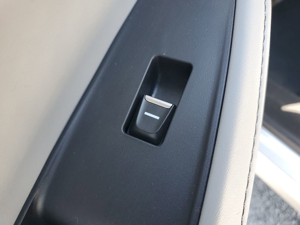 Certified 2023 Acura MDX SH-AWD w/ Technology Package image 17