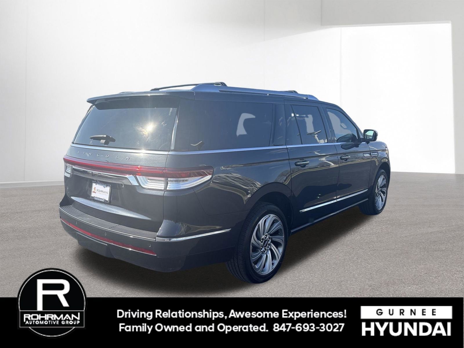 Used 2023 Lincoln Navigator L Reserve image 10