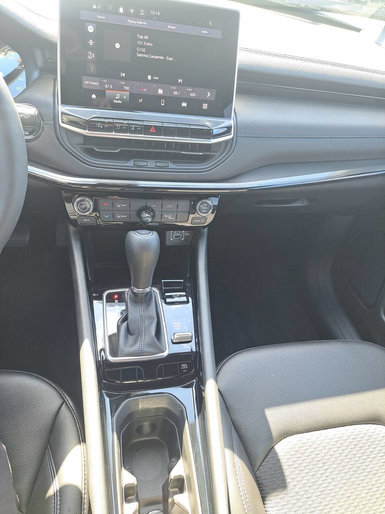 New 2026 Jeep Compass Latitude AWD/4WD image 16
