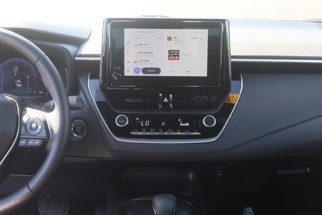 Used 2026 Toyota Corolla SE FWD image 14